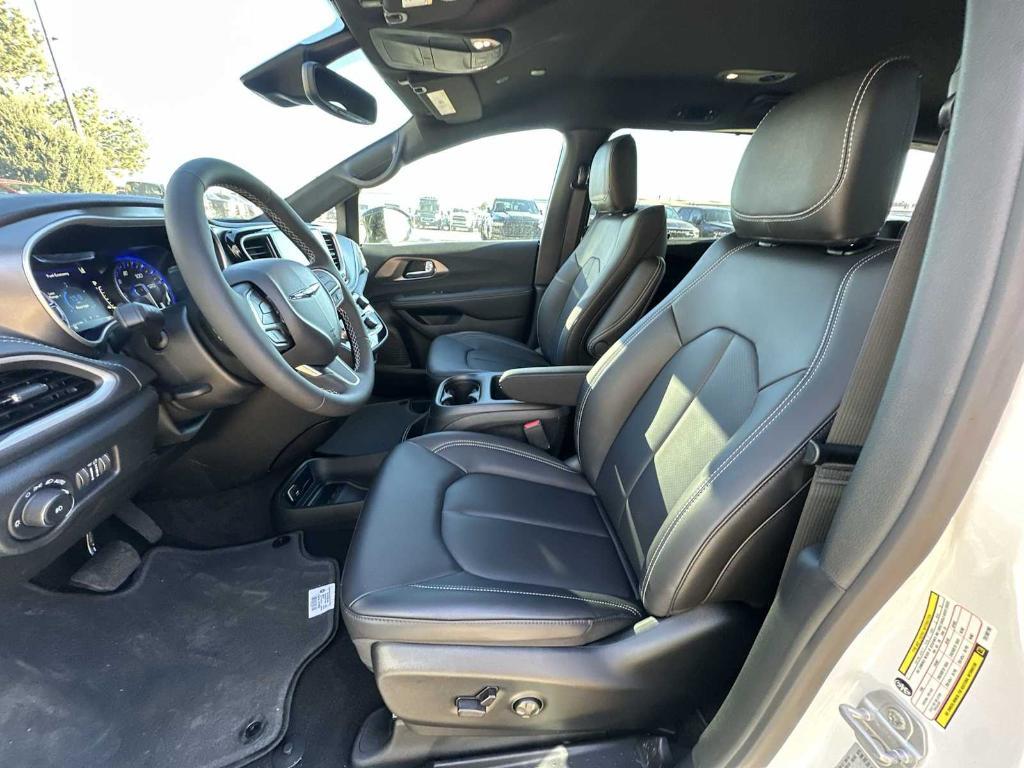 new 2026 Chrysler Pacifica car, priced at $41,695
