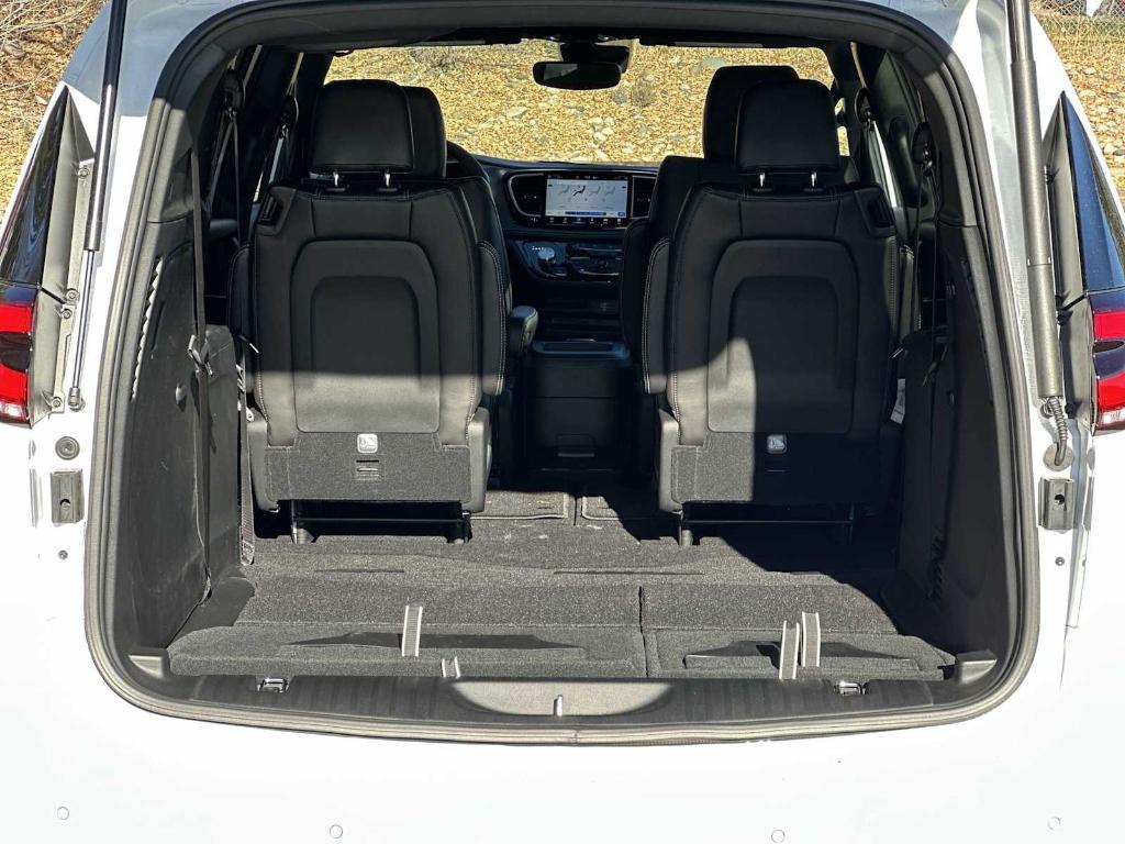 new 2026 Chrysler Pacifica car, priced at $41,695