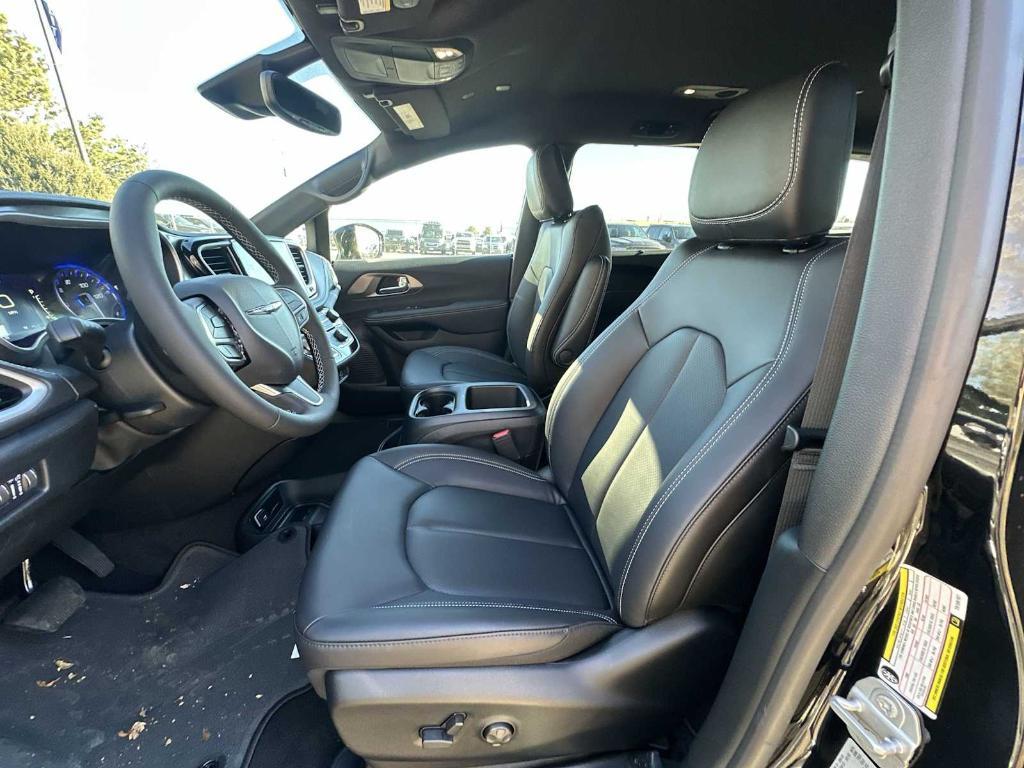 new 2026 Chrysler Pacifica car, priced at $42,737