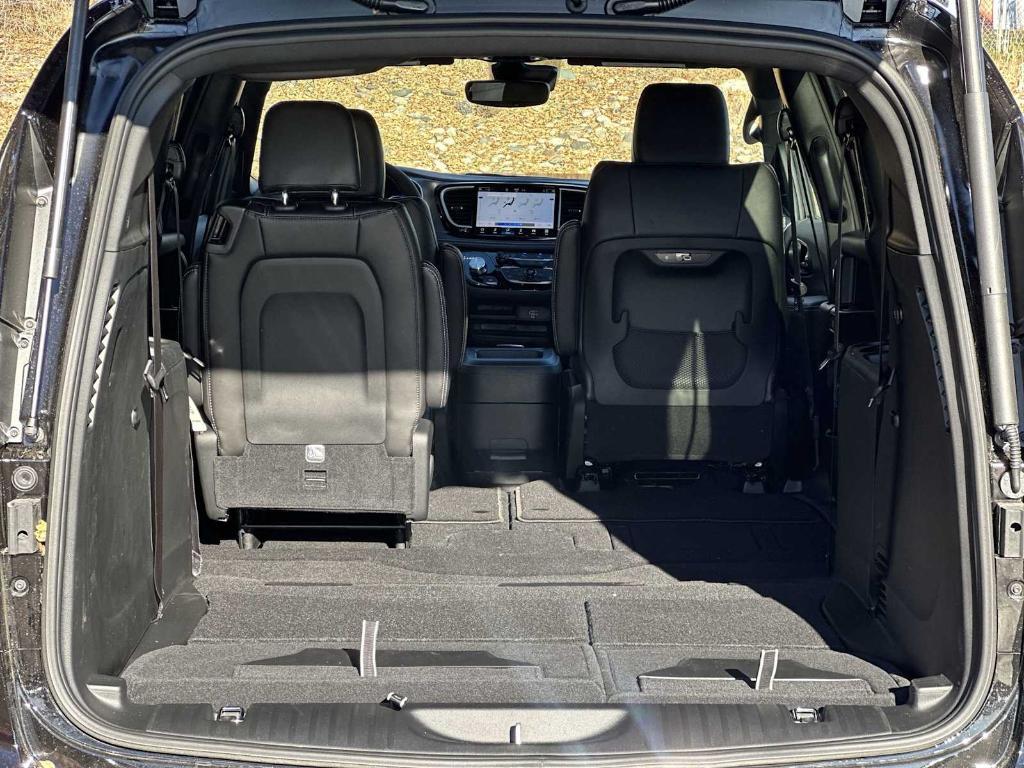 new 2026 Chrysler Pacifica car, priced at $42,737