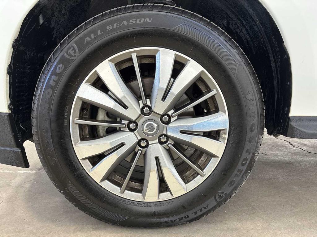 used 2020 Nissan Pathfinder car, priced at $21,400