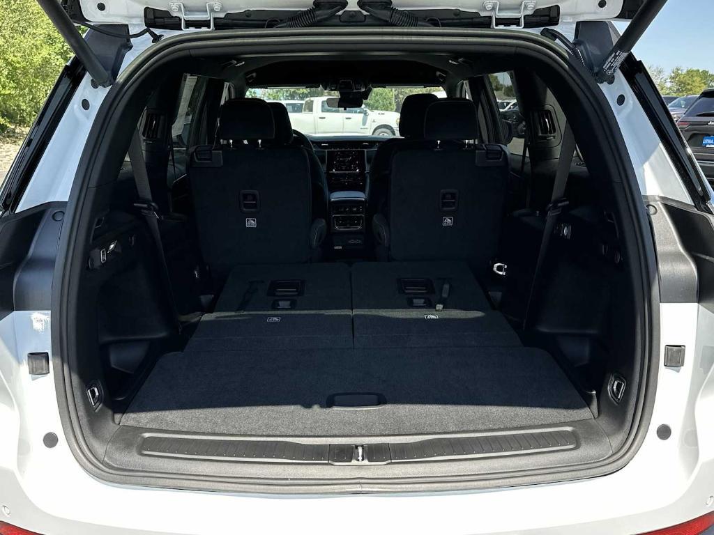 used 2025 Jeep Grand Cherokee L car, priced at $38,761