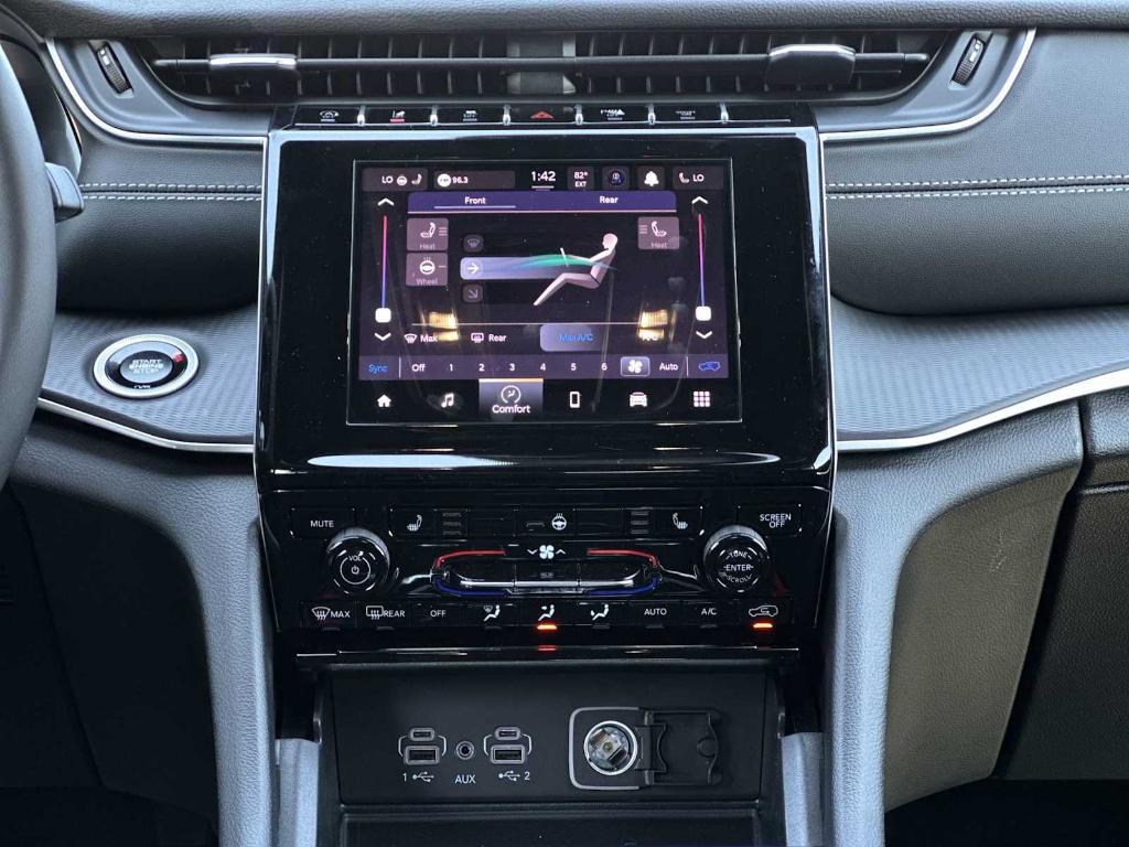 used 2025 Jeep Grand Cherokee L car, priced at $38,761