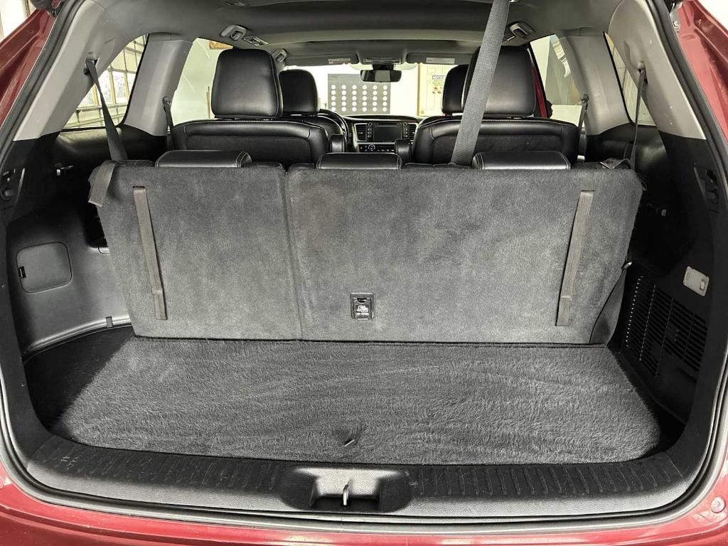 used 2018 Toyota Highlander car, priced at $24,988