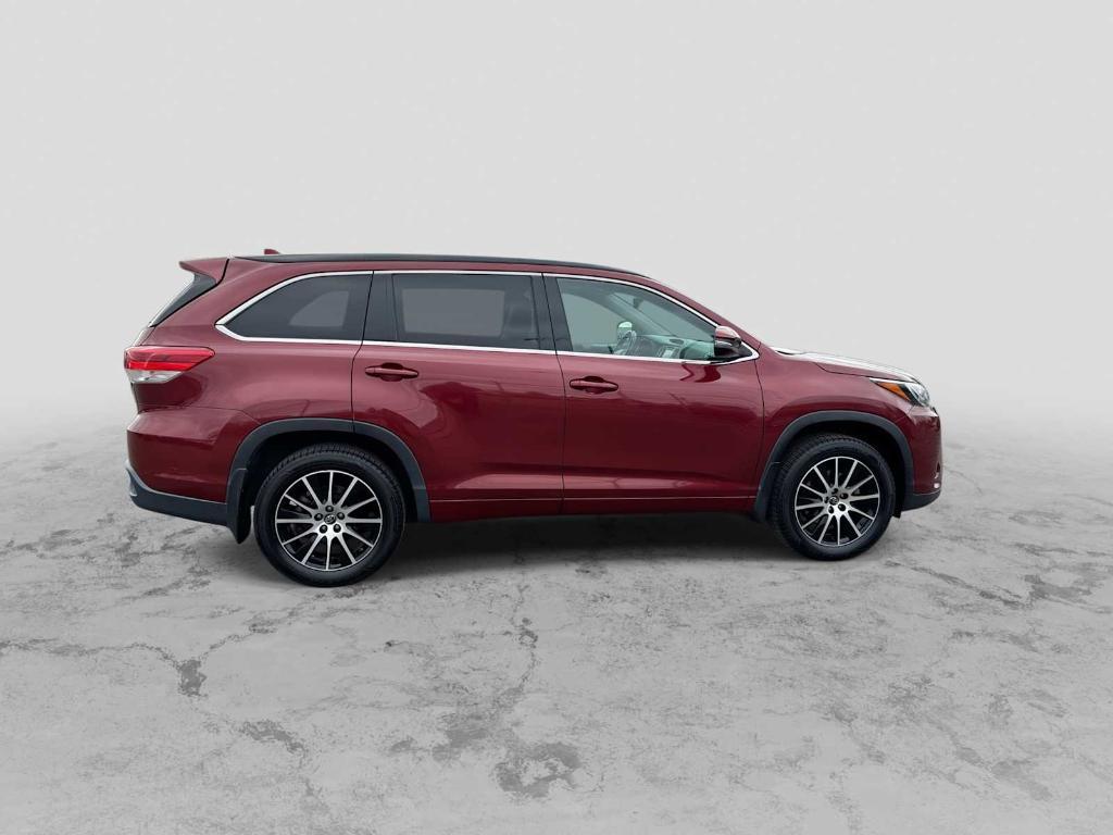 used 2018 Toyota Highlander car, priced at $24,988