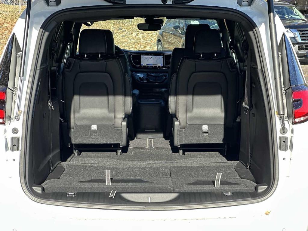 new 2026 Chrysler Pacifica car, priced at $46,021