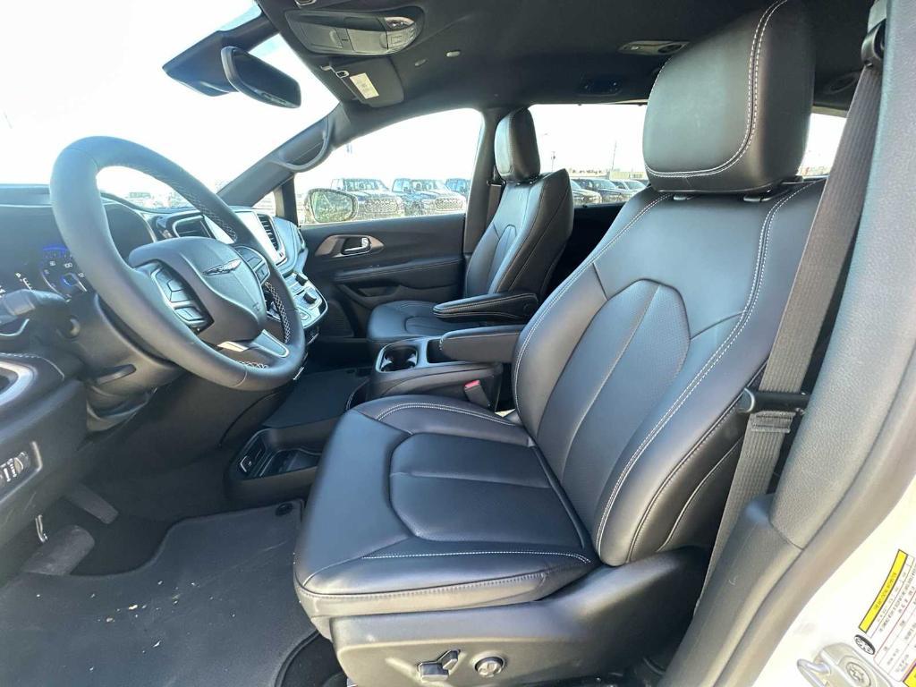 new 2026 Chrysler Pacifica car, priced at $46,021
