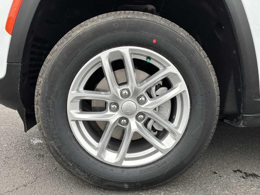 new 2026 Jeep Grand Cherokee car, priced at $41,405