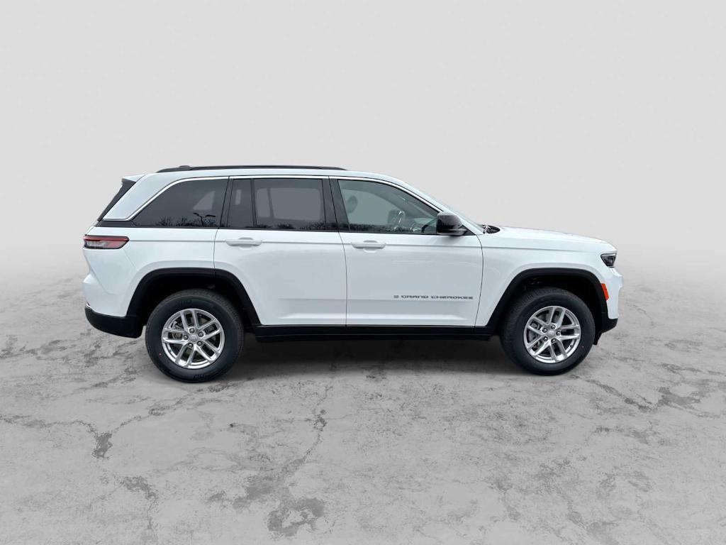 new 2026 Jeep Grand Cherokee car, priced at $41,405
