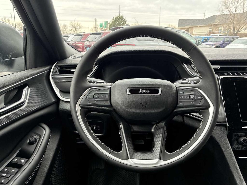 new 2026 Jeep Grand Cherokee car, priced at $41,405