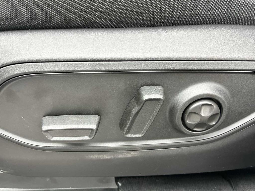 new 2026 Jeep Grand Cherokee car, priced at $41,405