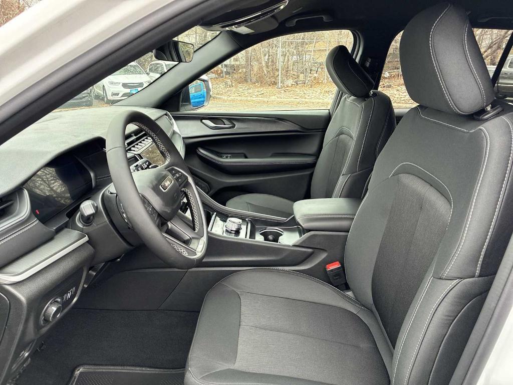 new 2026 Jeep Grand Cherokee car, priced at $41,405