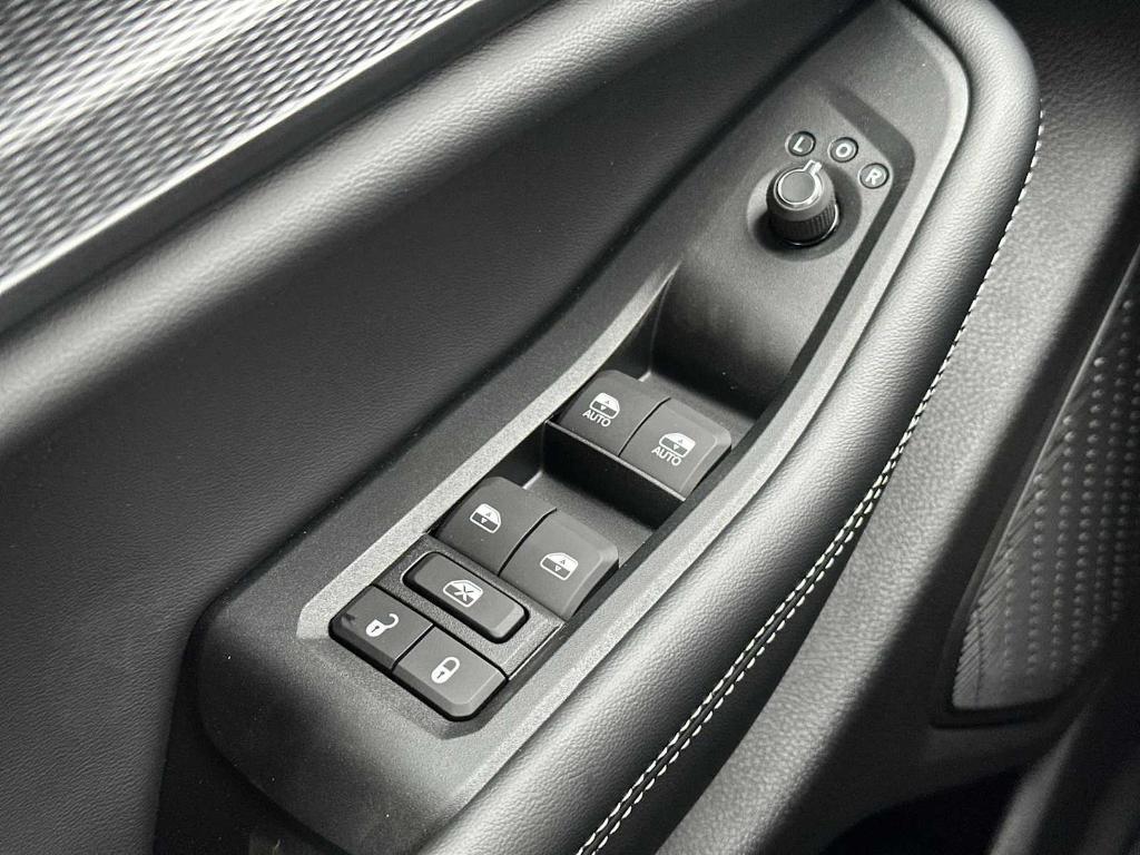 new 2025 Jeep Grand Cherokee car, priced at $35,718