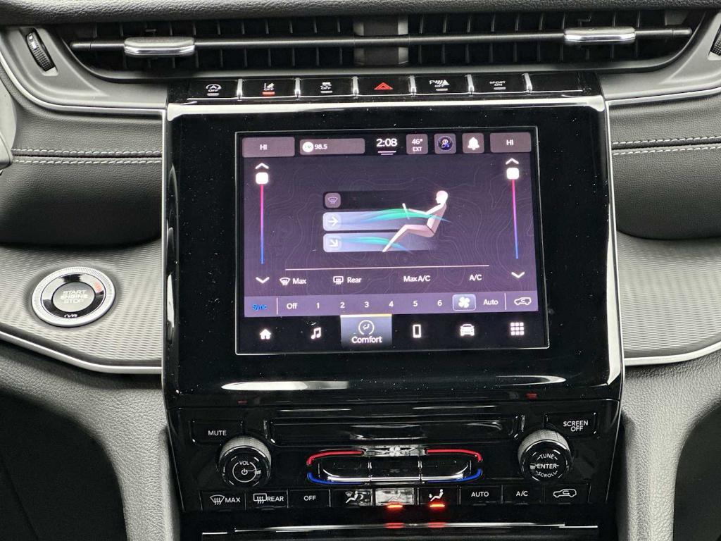 new 2025 Jeep Grand Cherokee car, priced at $35,718