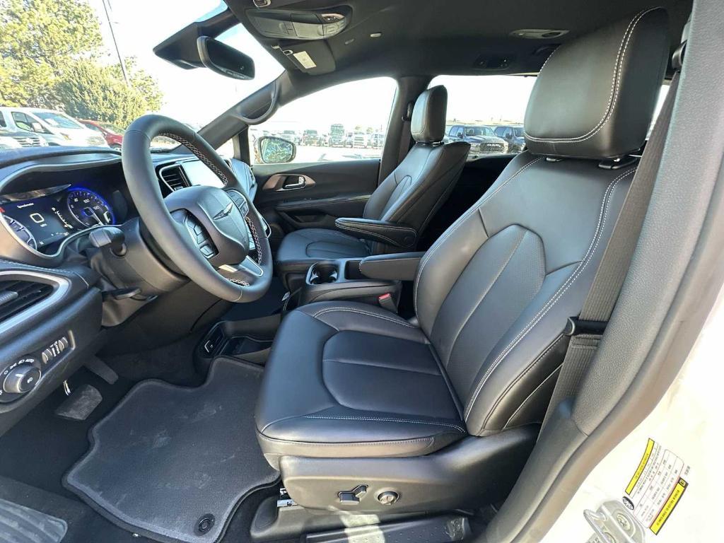new 2026 Chrysler Pacifica car, priced at $45,458