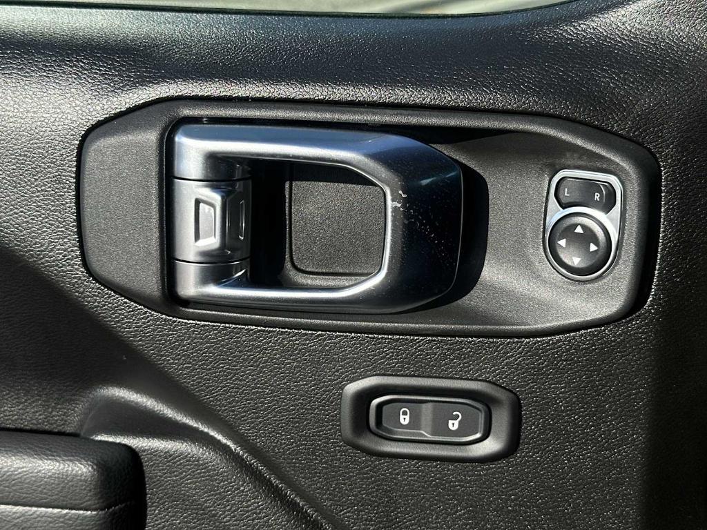 new 2026 Jeep Gladiator car, priced at $55,321