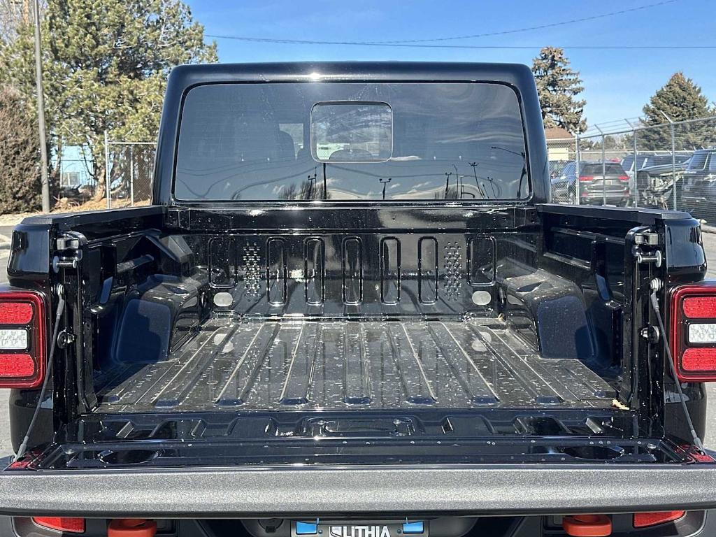new 2026 Jeep Gladiator car, priced at $55,321