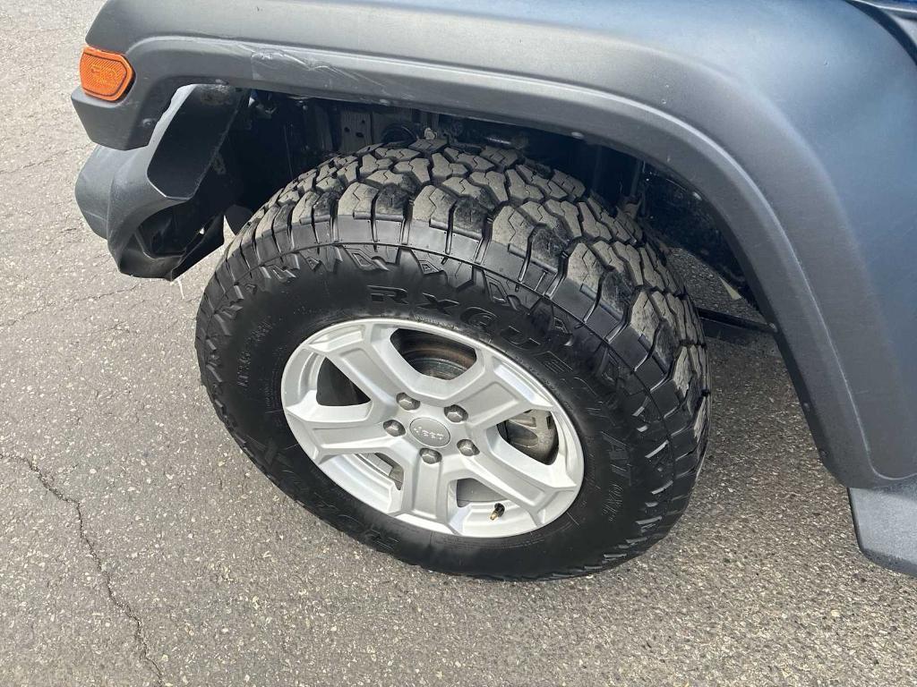 used 2021 Jeep Gladiator car, priced at $22,687