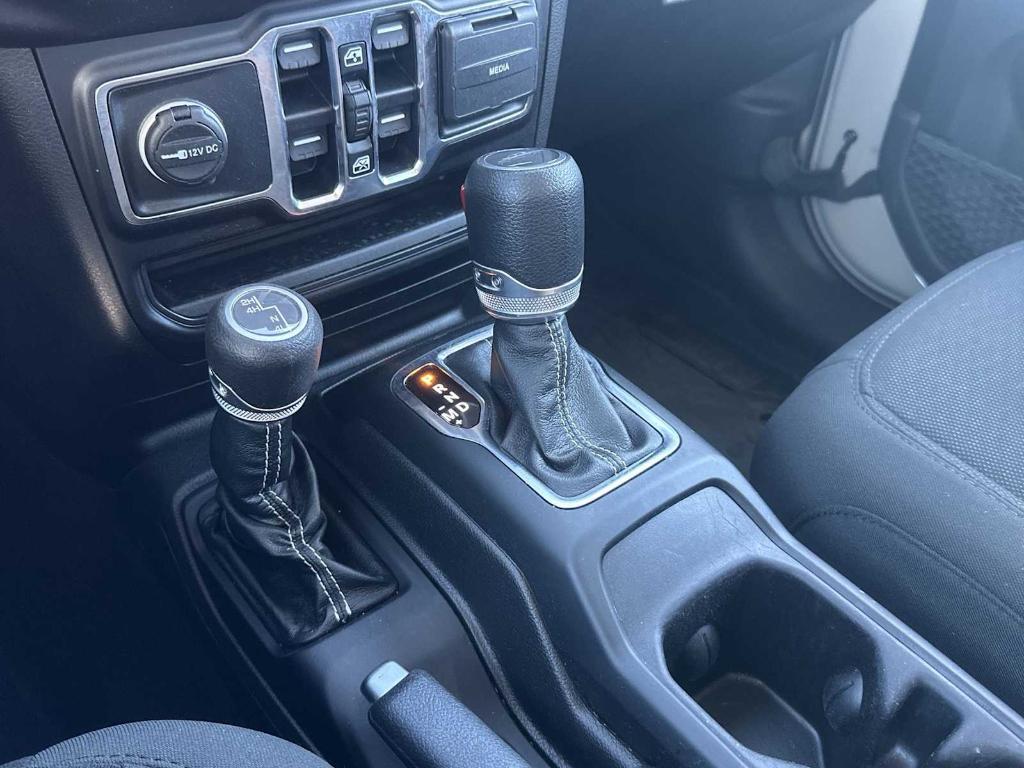 used 2022 Jeep Gladiator car, priced at $31,271