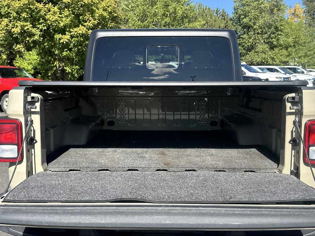 used 2022 Jeep Gladiator car, priced at $31,271