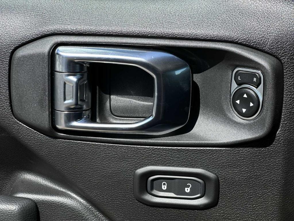 new 2025 Jeep Gladiator car, priced at $50,668