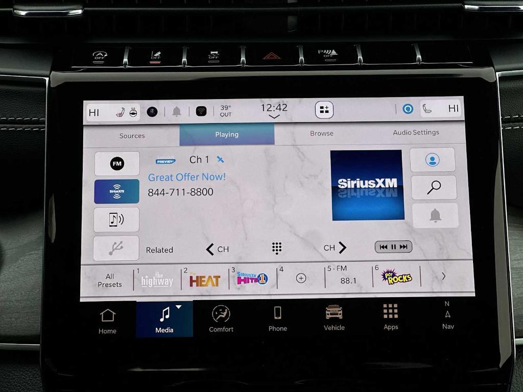 new 2025 Jeep Grand Cherokee car, priced at $50,777