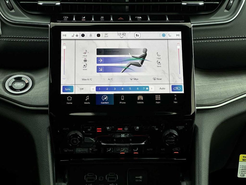 new 2025 Jeep Grand Cherokee car, priced at $50,777