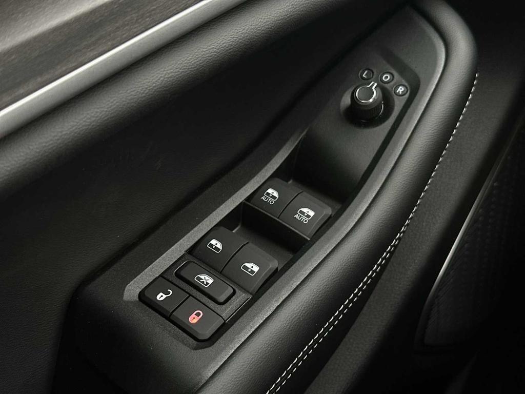 new 2025 Jeep Grand Cherokee car, priced at $50,777