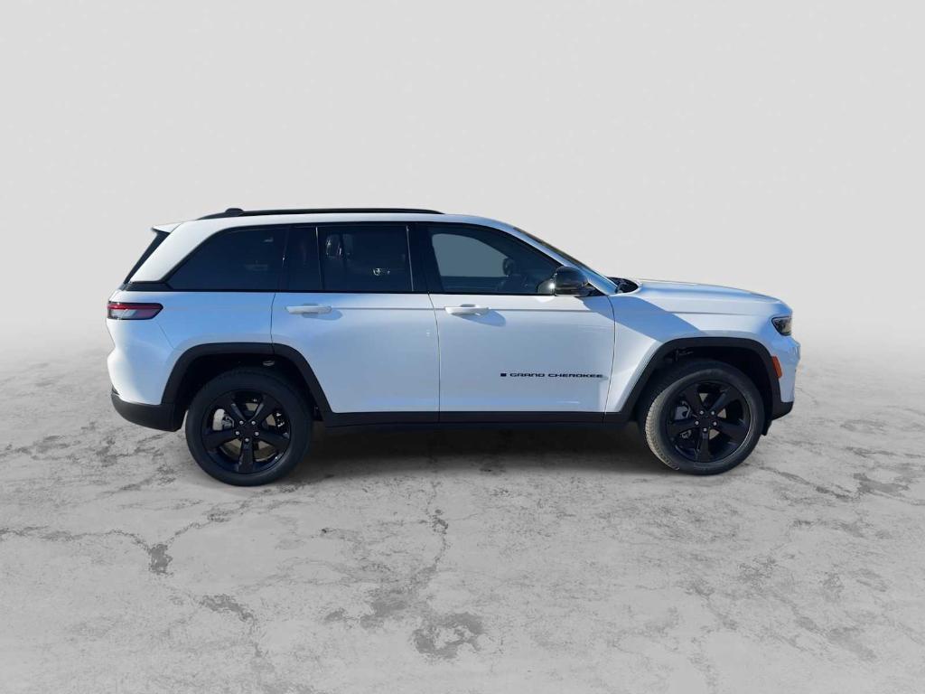 new 2025 Jeep Grand Cherokee car, priced at $46,458