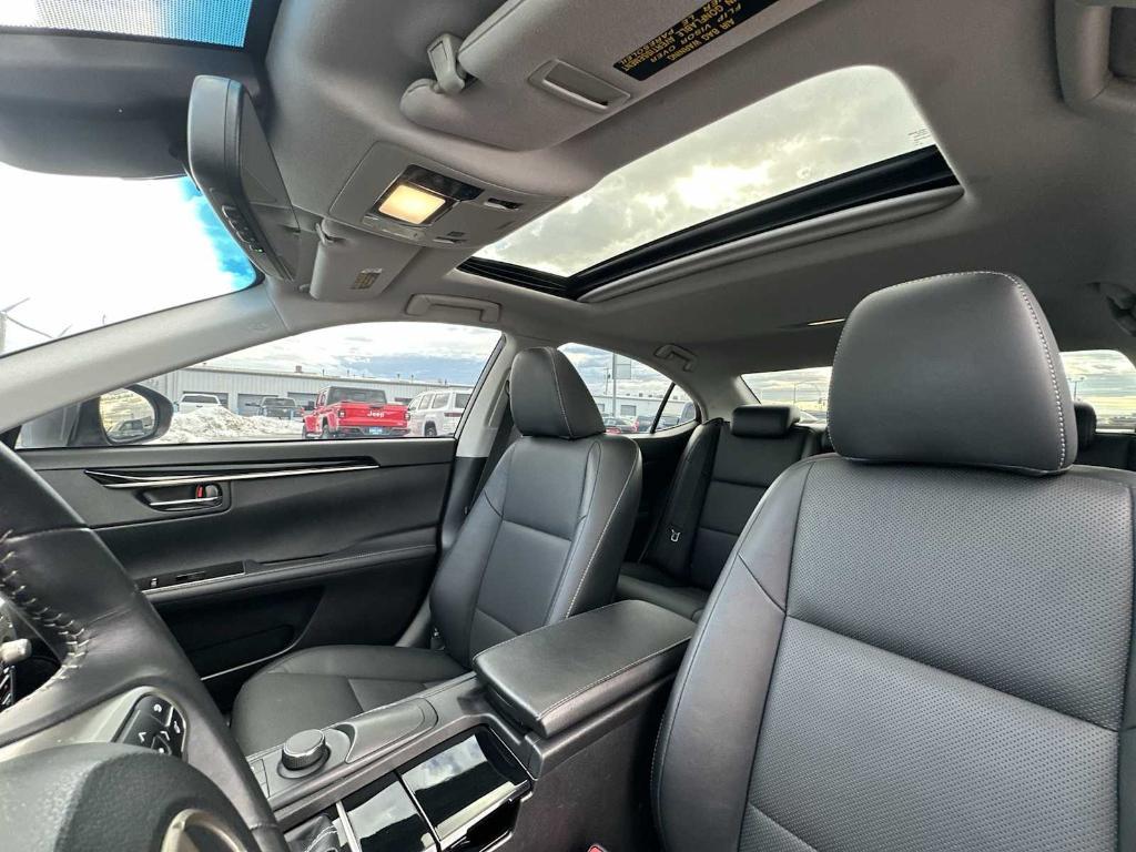 used 2017 Lexus ES 350 car, priced at $20,921