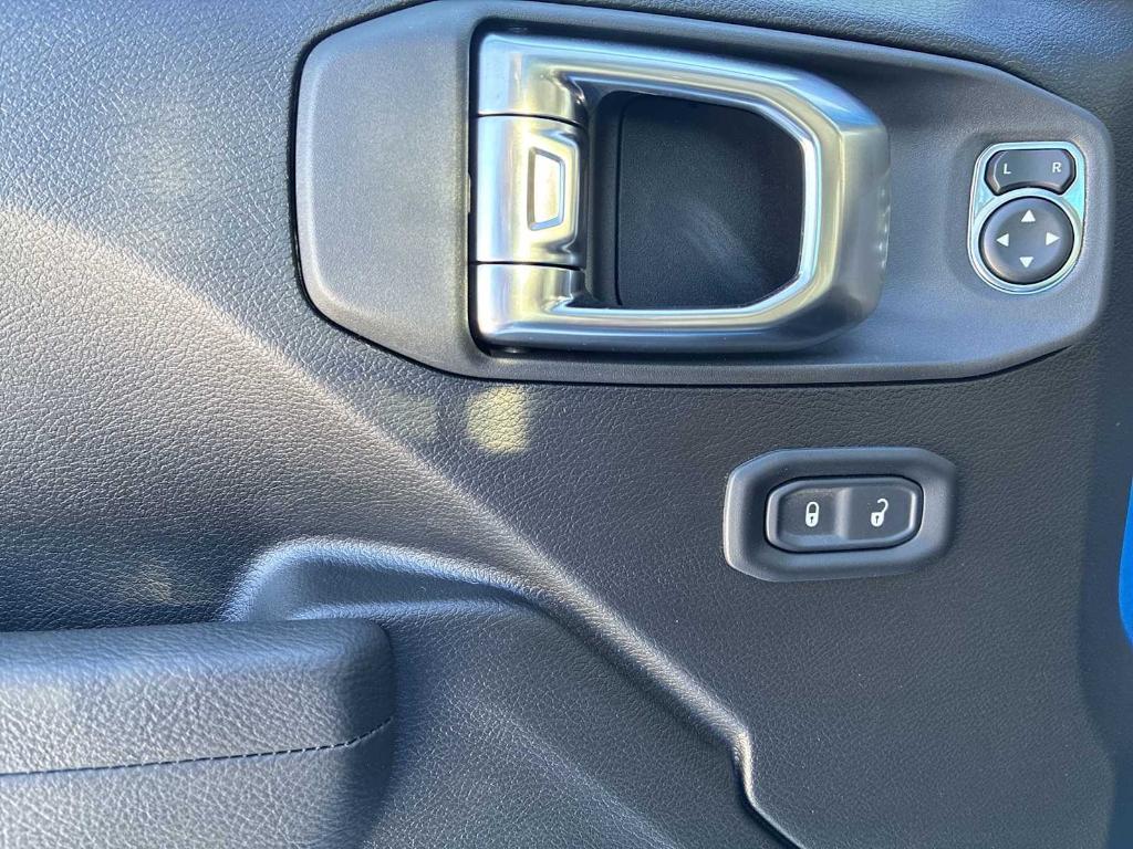 new 2026 Jeep Gladiator car, priced at $53,297