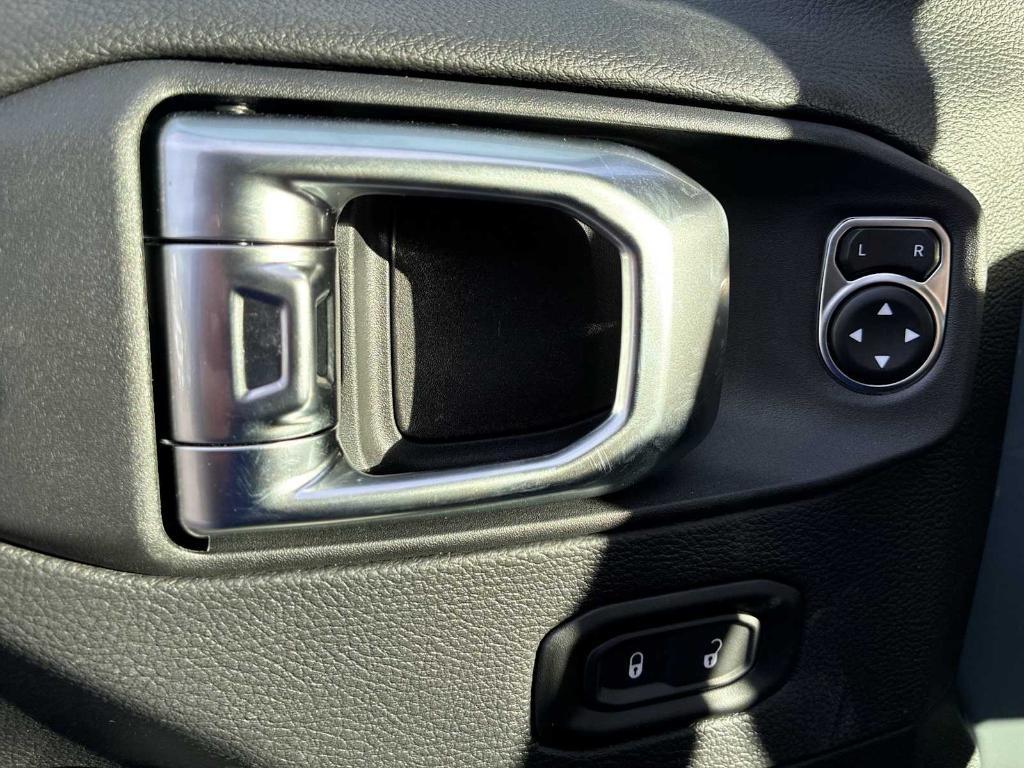 new 2026 Jeep Gladiator car, priced at $59,501