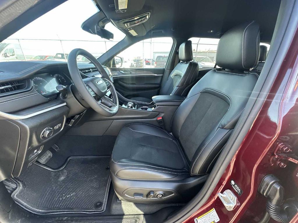 new 2026 Jeep Grand Cherokee car, priced at $47,335