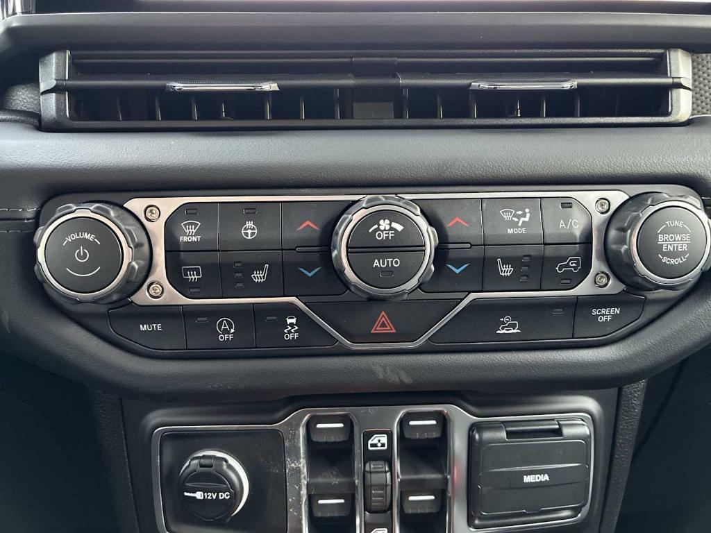 new 2026 Jeep Gladiator car, priced at $53,499