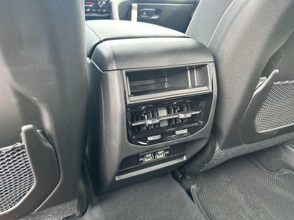 new 2025 Jeep Grand Cherokee car, priced at $34,124