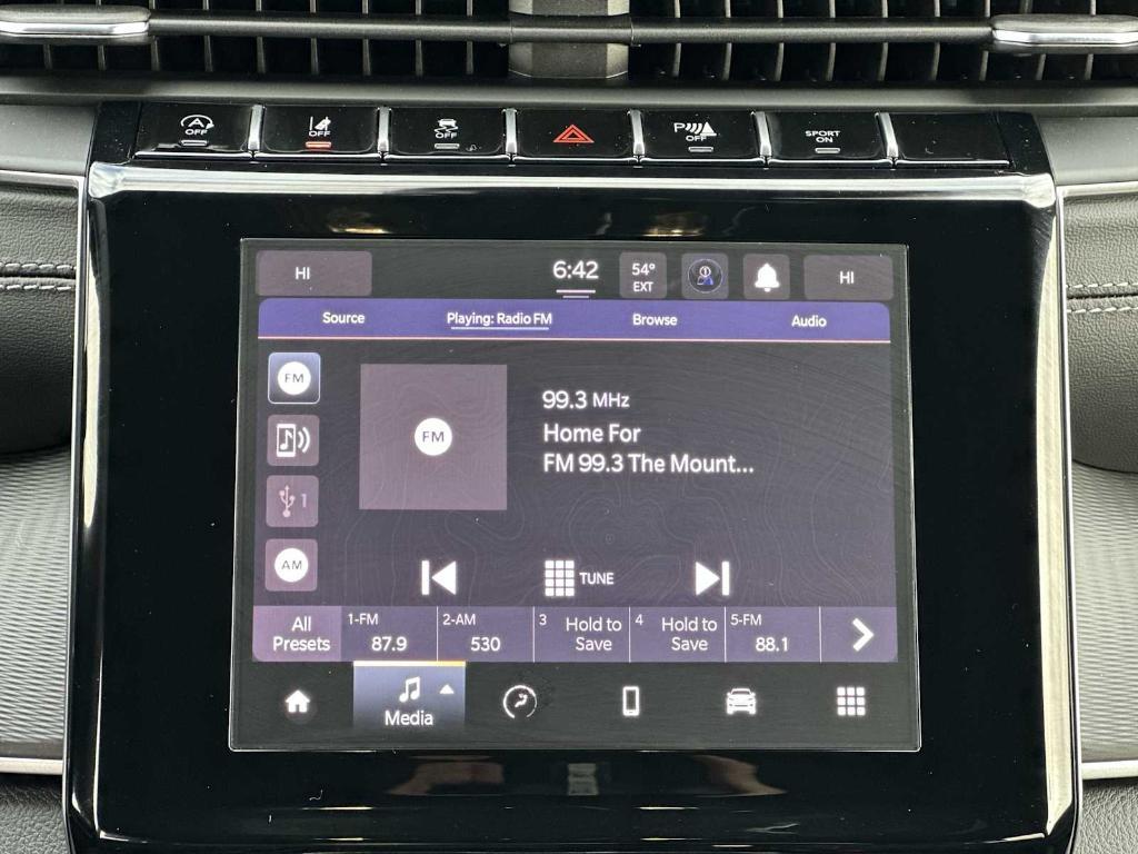 new 2025 Jeep Grand Cherokee car, priced at $34,124