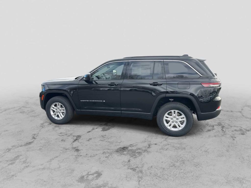 new 2025 Jeep Grand Cherokee car, priced at $34,124