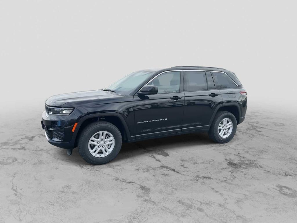 new 2025 Jeep Grand Cherokee car, priced at $34,124