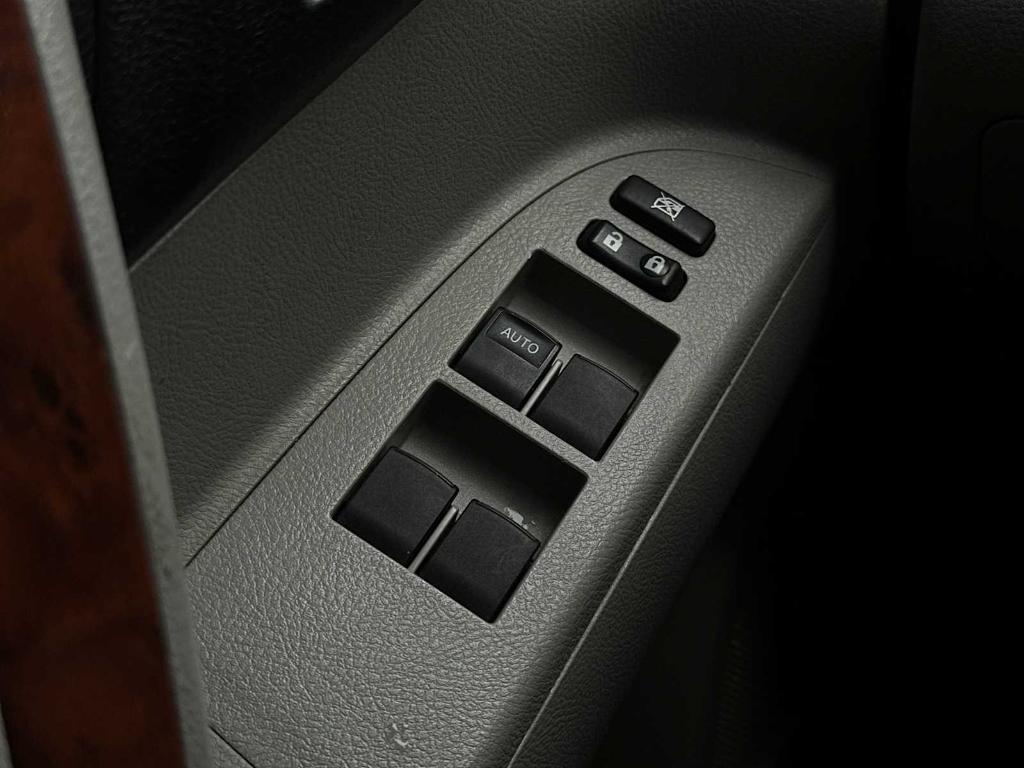 used 2012 Toyota Highlander car, priced at $11,332