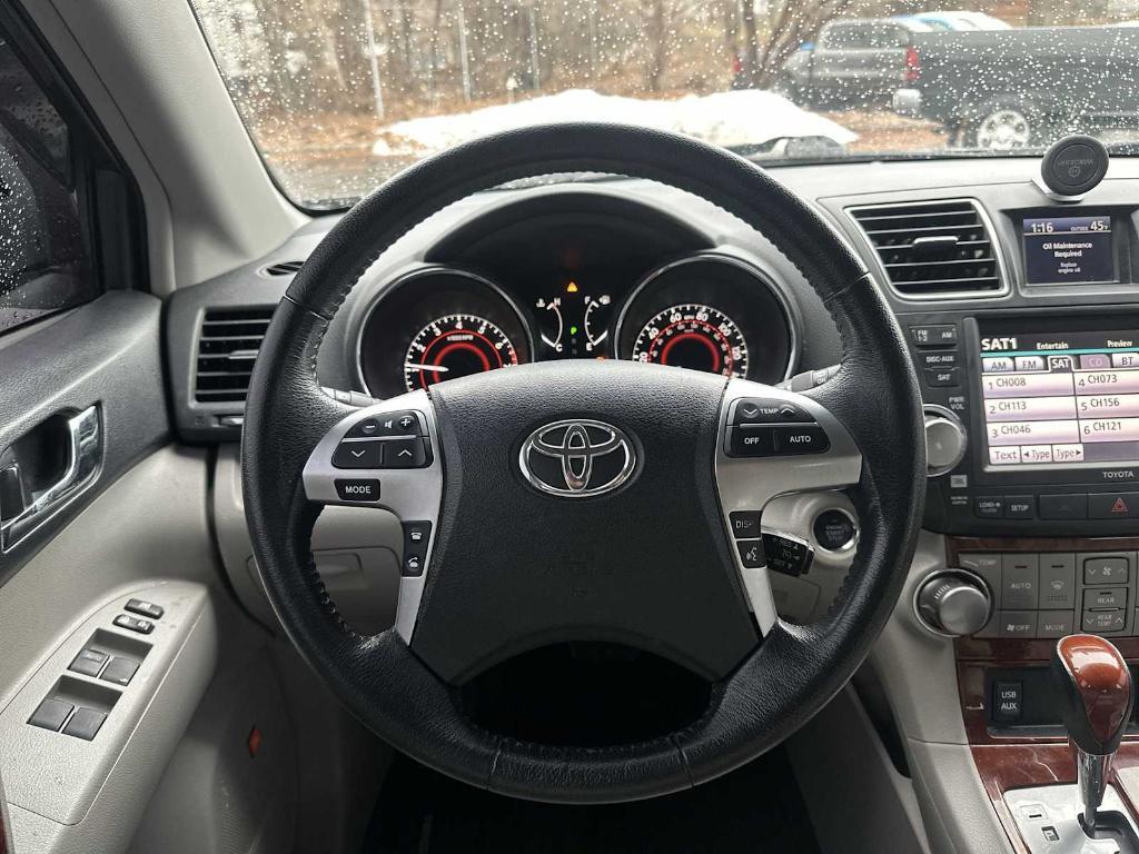 used 2012 Toyota Highlander car, priced at $11,332