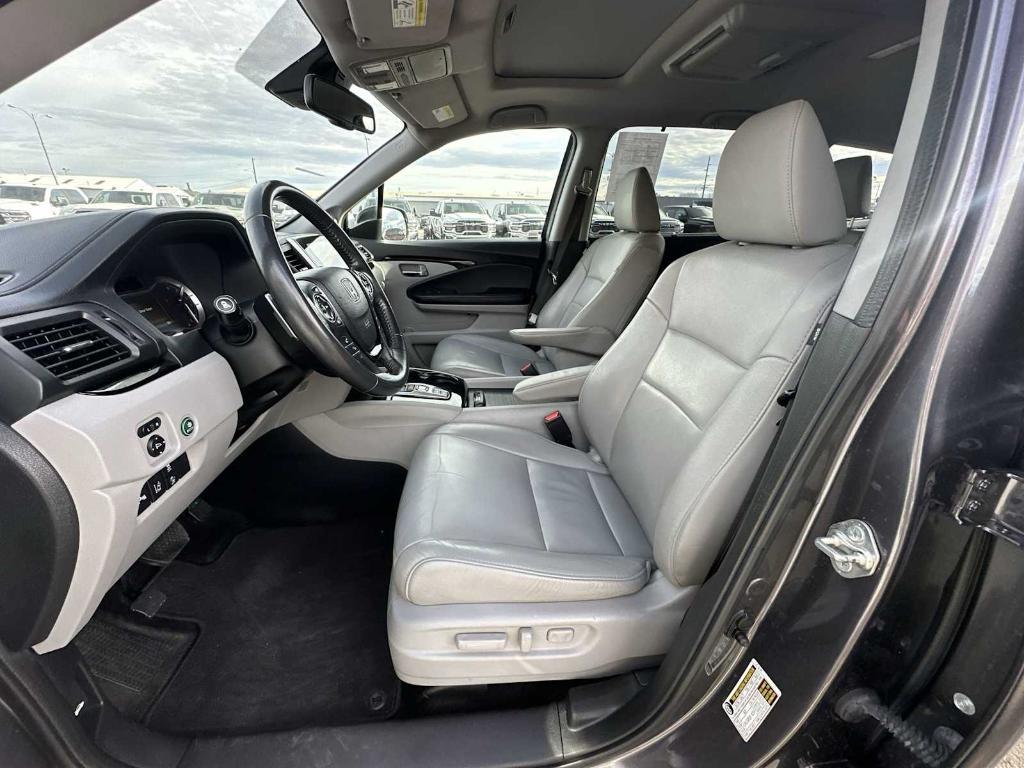 used 2017 Honda Pilot car, priced at $23,112