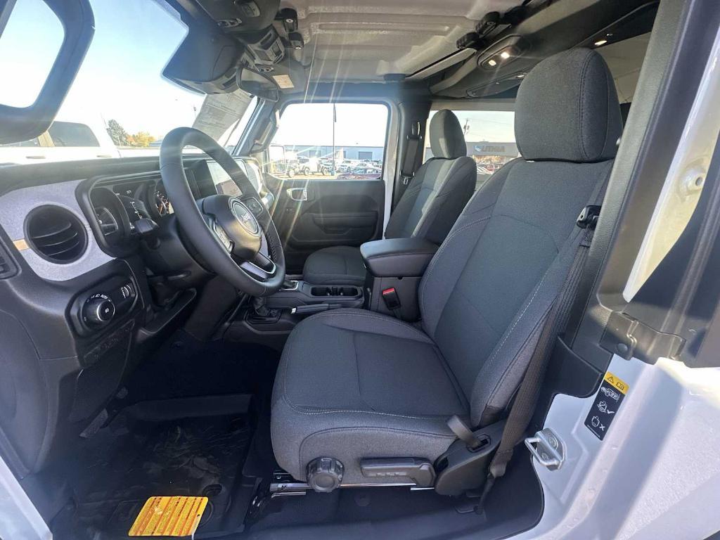 new 2026 Jeep Wrangler car, priced at $41,686