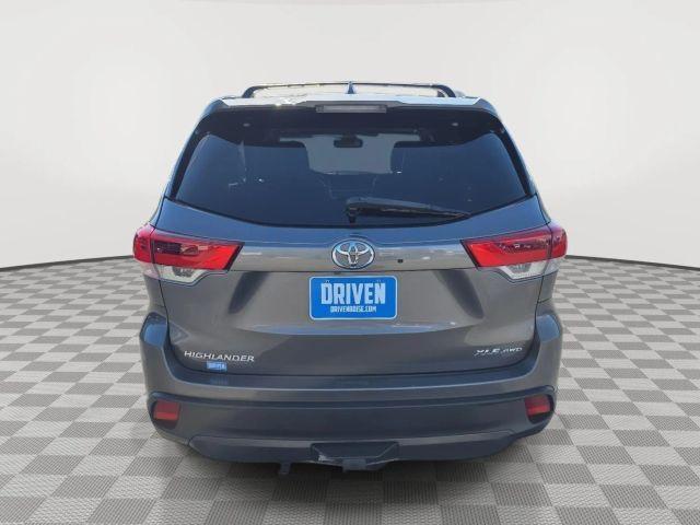 used 2018 Toyota Highlander car, priced at $22,911