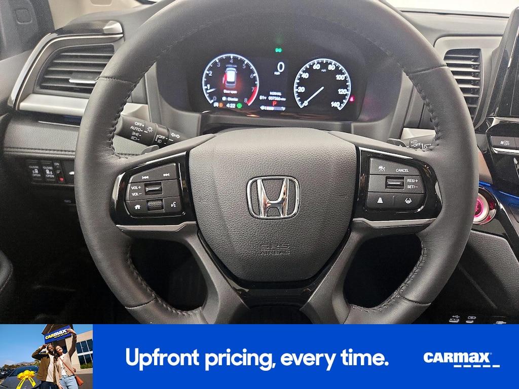 used 2025 Honda Odyssey car, priced at $43,998