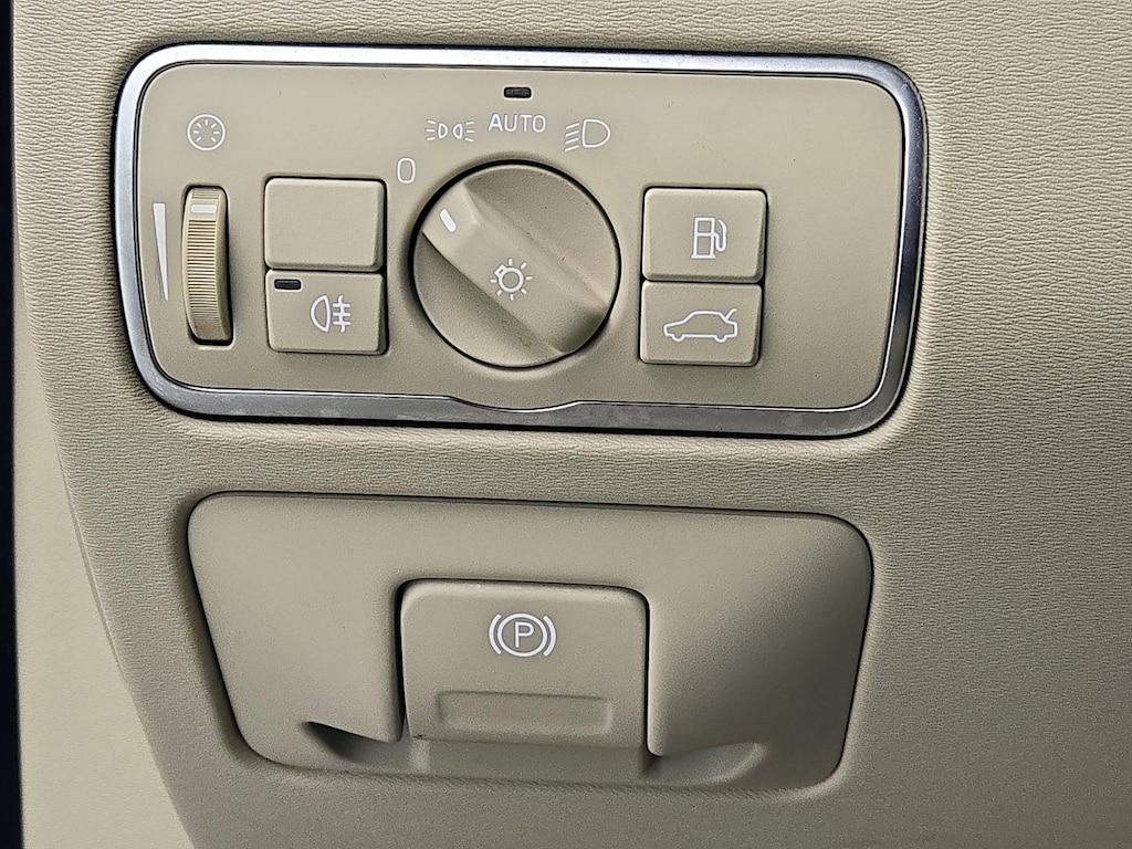 used 2016 Volvo XC70 car, priced at $21,998