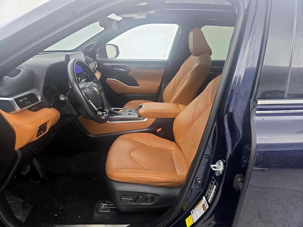 used 2023 Toyota Highlander car, priced at $45,998