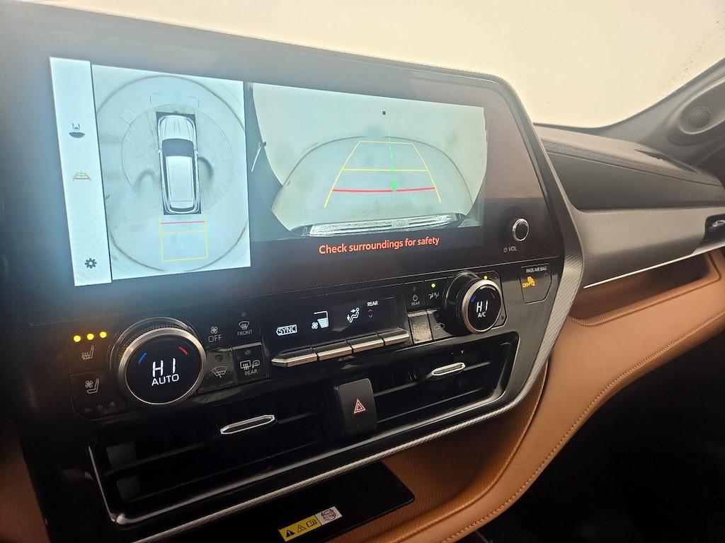 used 2023 Toyota Highlander car, priced at $45,998