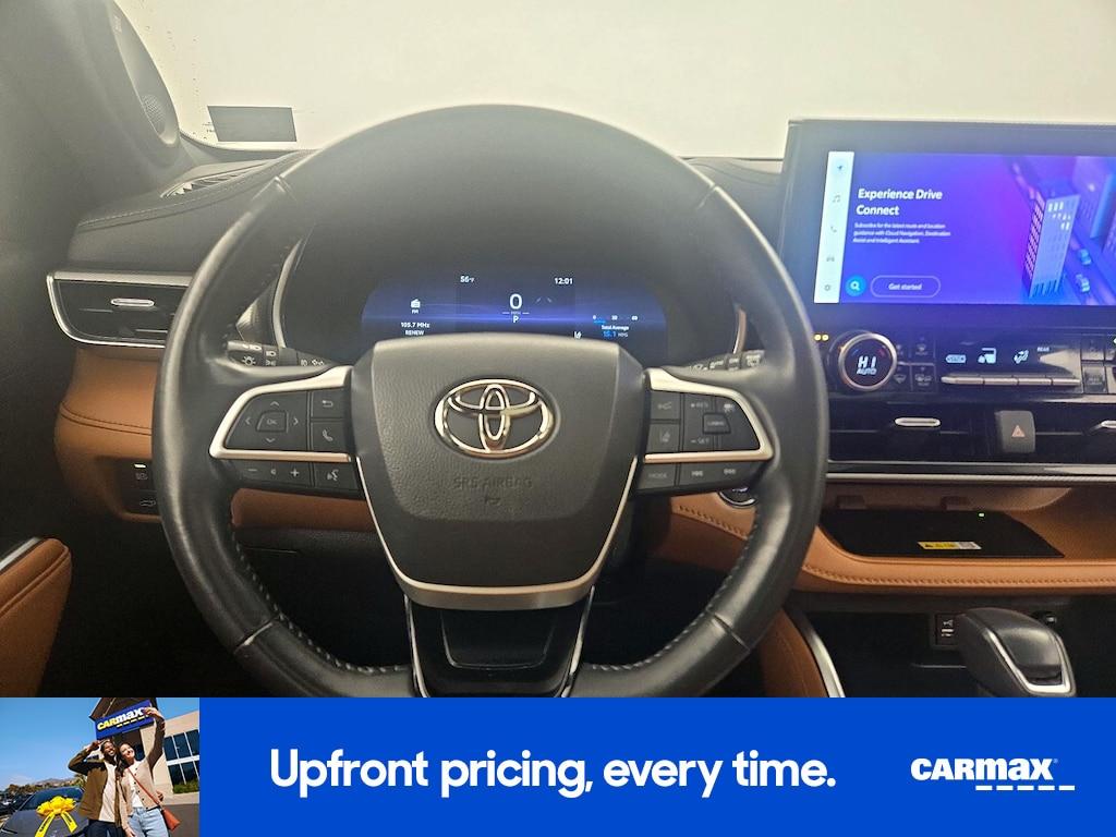 used 2023 Toyota Highlander car, priced at $45,998