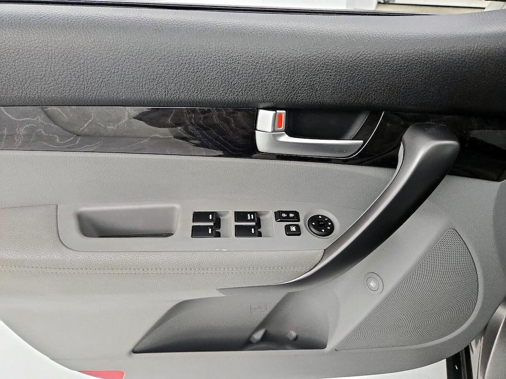 used 2014 Kia Sorento car, priced at $13,998