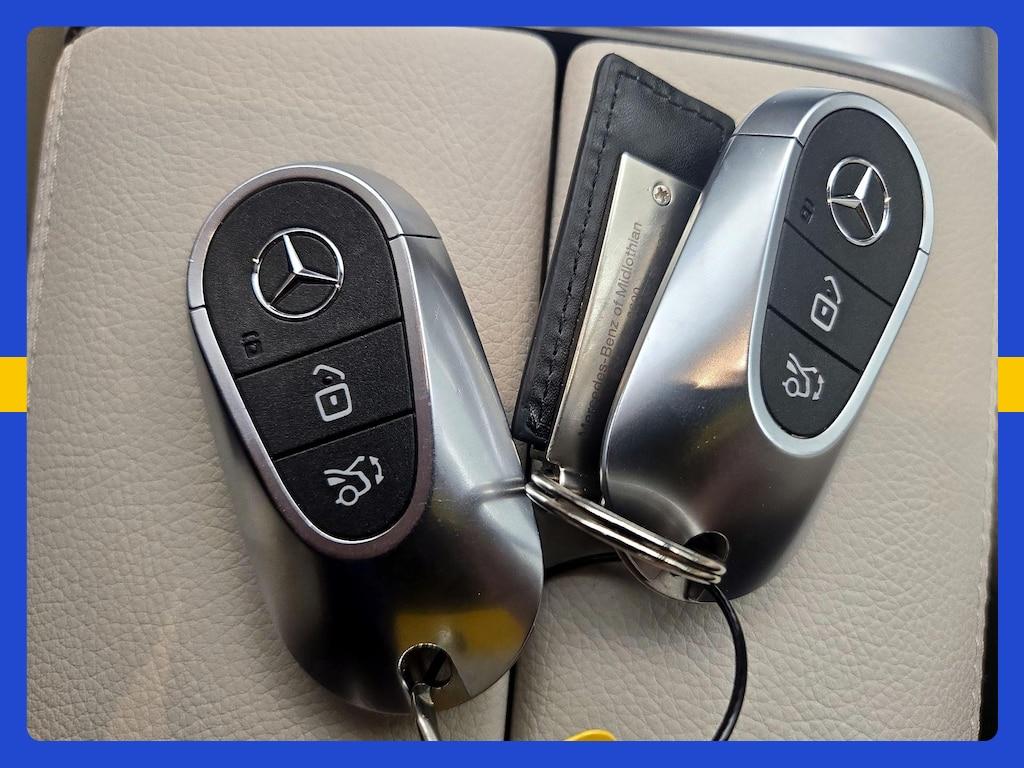 Mercedes-Benz C-Class view 31